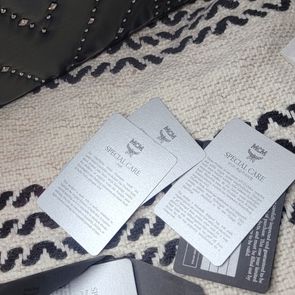 Beautiful pre-owned authentic MCM - Picture 12 of 16